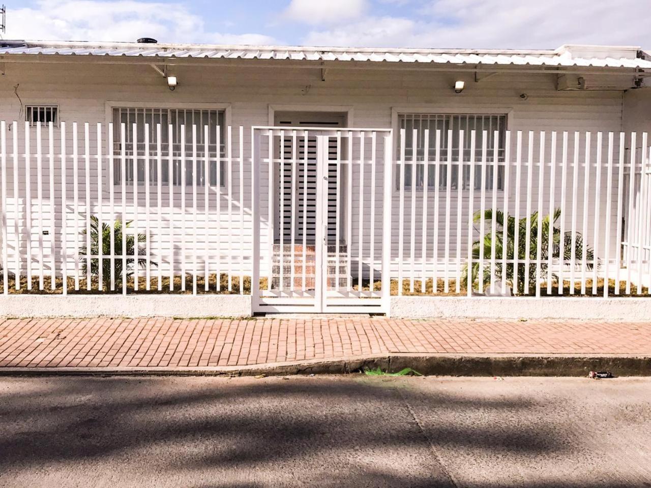 Tropical Breeze Aeropuerto Hotel San Andres  Exterior photo